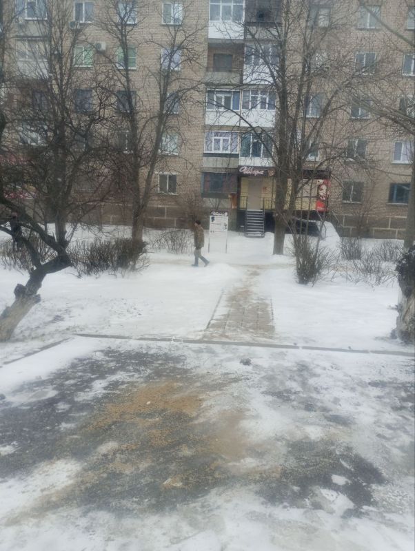 Андрей Рубанцов: Коммунальщики городского округа продолжают работать над обеспечением безопасности ровеньковских пешеходов Андрей Рубанцов: Коммунальщики городского округа продолжают работать над обеспечением безопасности ровеньковских пешеходов