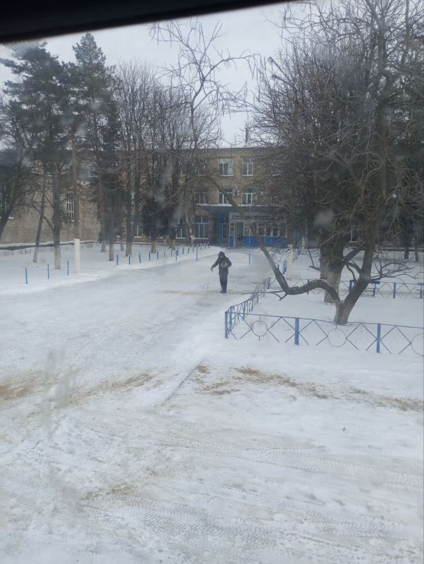 Андрей Рубанцов: Коммунальщики городского округа продолжают работать над обеспечением безопасности ровеньковских пешеходов Андрей Рубанцов: Коммунальщики городского округа продолжают работать над обеспечением безопасности ровеньковских пешеходов