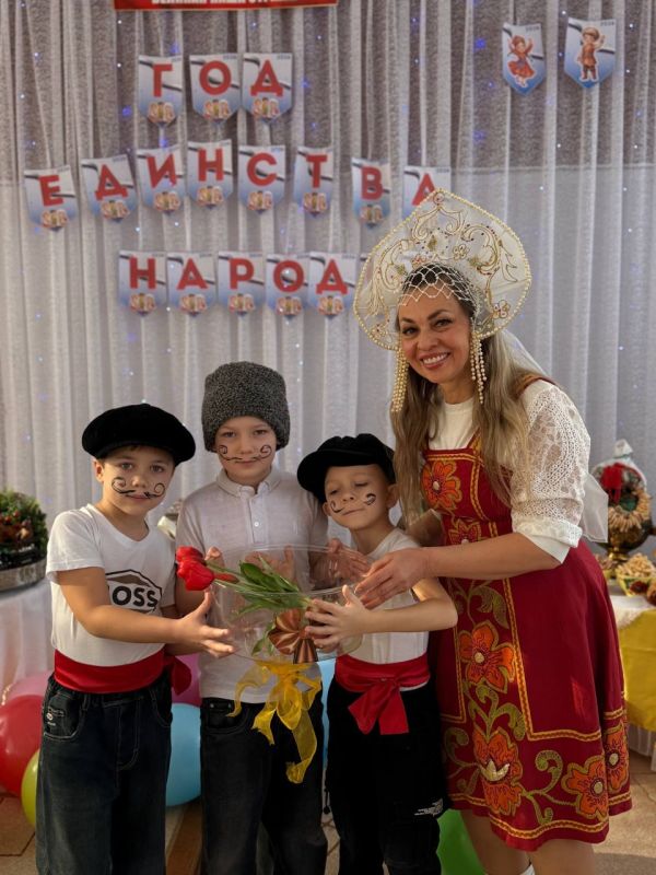 В детском саду Артемовска Перевальского округа прошло мероприятие «Широка страна моя родная: Большой хоровод друзей» В детском саду Артемовска Перевальского округа прошло мероприятие «Широка страна моя родная: Большой хоровод друзей»