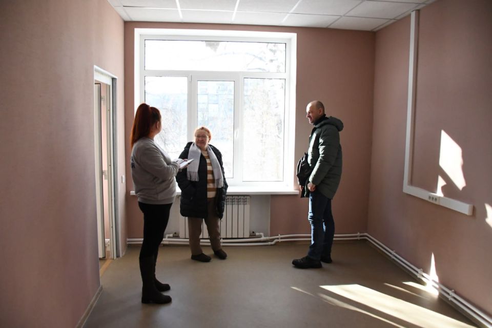 Первомайские единороссы проверили качество капремонта местного Управления «Луганской тепловой организации» Первомайские единороссы проверили качество капремонта местного Управления «Луганской тепловой организации»