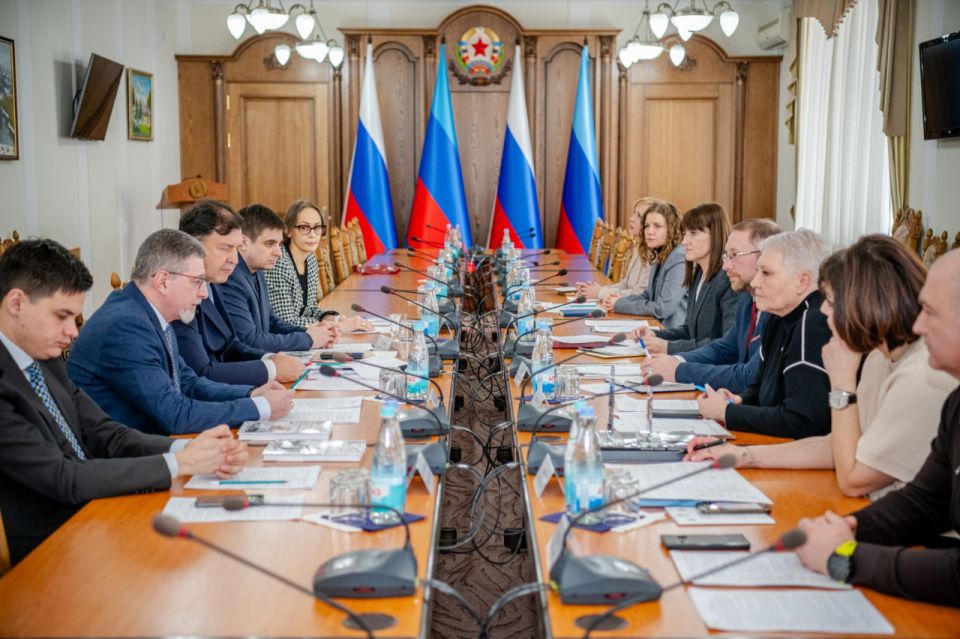 В Президентскую библиотеку передадут электронный фонд документов ЛНР В Президентскую библиотеку передадут электронный фонд документов ЛНР