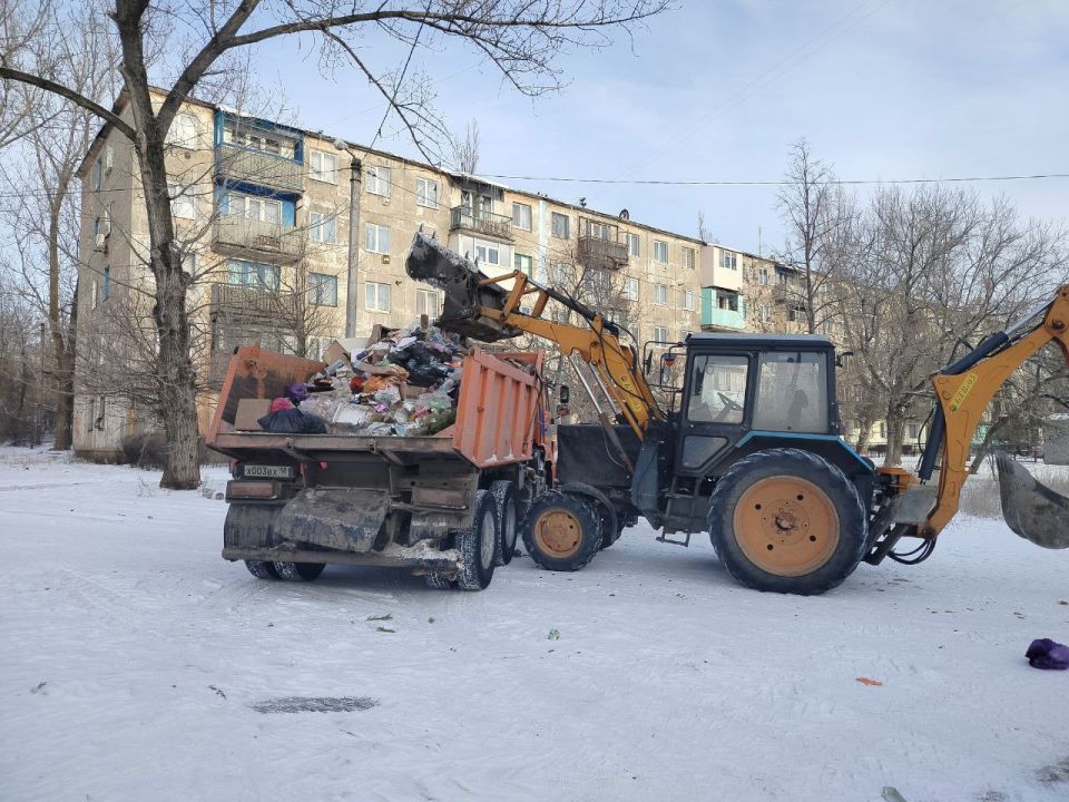 Продолжаются ежедневные работы по благоустройству территорий Продолжаются ежедневные работы по благоустройству территорий
