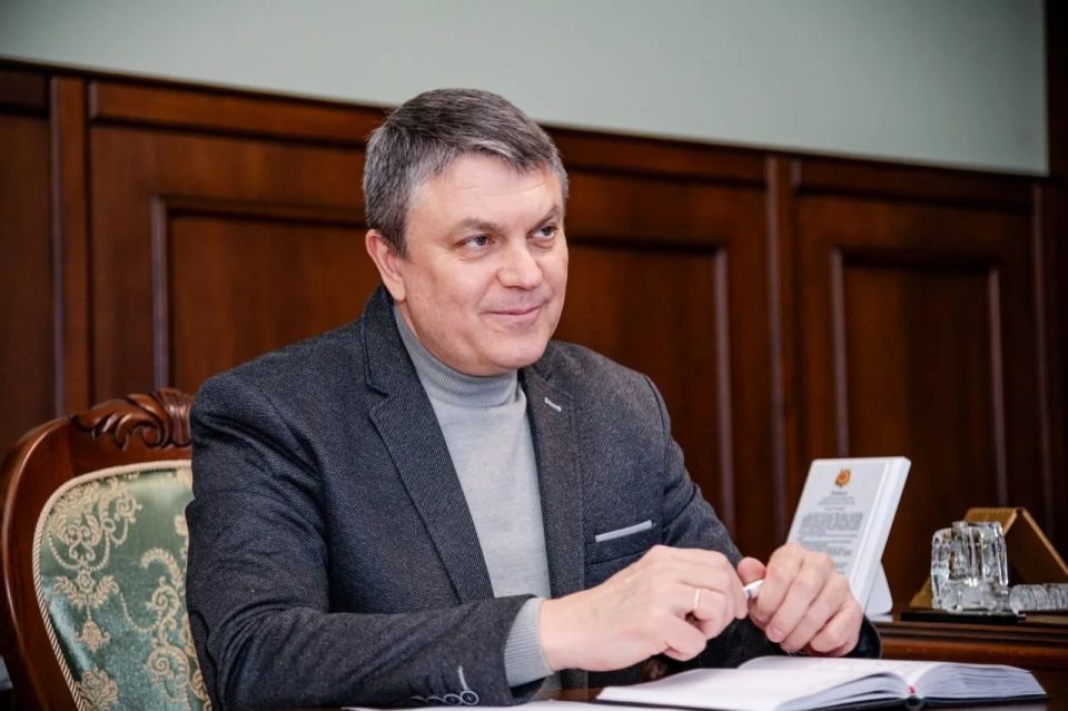 Леонид Пасечник: «Встретился с финалистом кадрового проекта «Герои Луганщины» Владимиром Бобцовым, который проходит стажировку под моим наставничеством» Леонид Пасечник: «Встретился с финалистом кадрового проекта «Герои Луганщины» Владимиром Бобцовым, который проходит стажировку под моим наставничеством»
