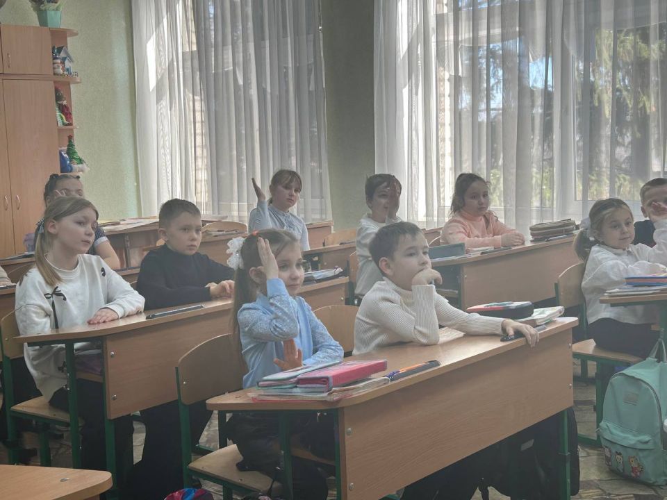 Пушкинские сказки ожили для учеников Славяносербской школы Пушкинские сказки ожили для учеников Славяносербской школы