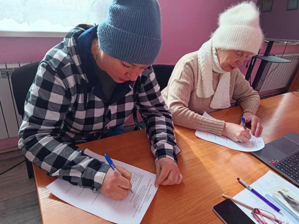 В городском округе города Ровеньки активно реализуется инициативный проект, связанный с созданием новой детской игровой площадки В городском округе города Ровеньки активно реализуется инициативный проект, связанный с созданием новой детской игровой площадки