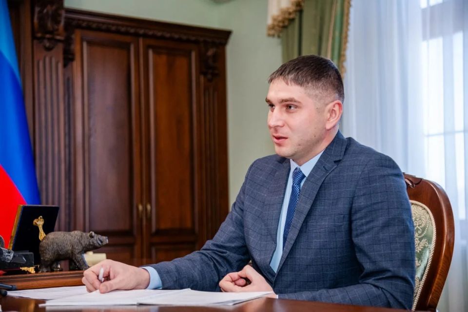 Леонид Пасечник: «Встретился с финалистом кадрового проекта «Герои Луганщины» Владимиром Бобцовым, который проходит стажировку под моим наставничеством» Леонид Пасечник: «Встретился с финалистом кадрового проекта «Герои Луганщины» Владимиром Бобцовым, который проходит стажировку под моим наставничеством»