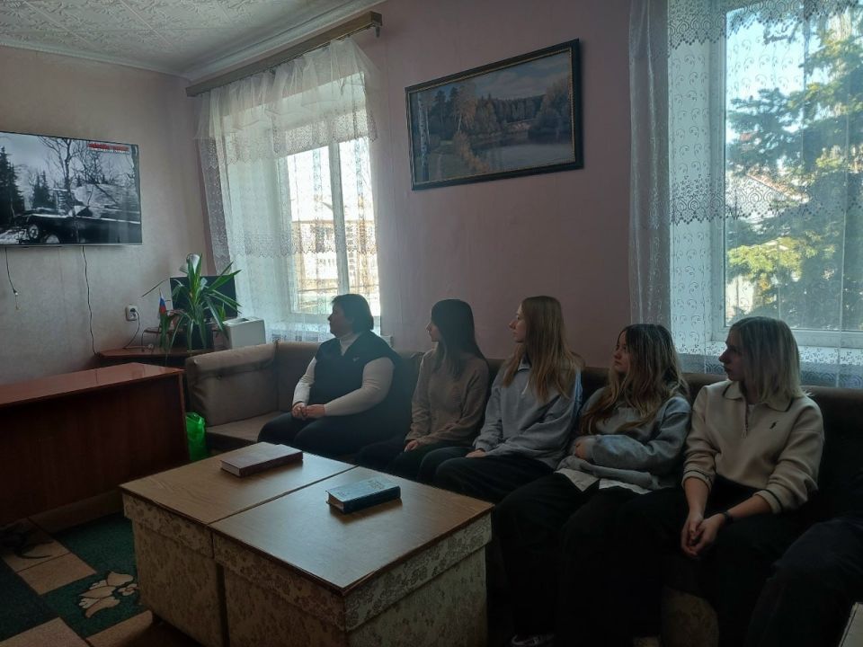 Тематический вечер ко дню освобождения г. Лутугино прошел в Лутугинской центральной районной библиотеке Тематический вечер ко дню освобождения г. Лутугино прошел в Лутугинской центральной районной библиотеке