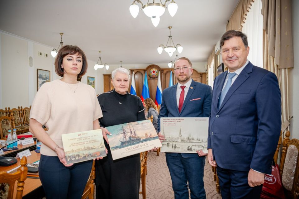 В Президентскую библиотеку передадут электронный фонд документов ЛНР В Президентскую библиотеку передадут электронный фонд документов ЛНР