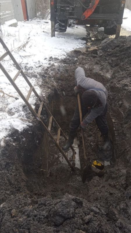 Несмотря на суровые погодные условия, сопровождающиеся морозами до -20 градусов, сложную обстановку в городе, сотрудники Государственного унитарного предприятия «Кременской Водоканал» (КВКХ) продемонстрировали исключительную... Несмотря на суровые погодные условия, сопровождающиеся морозами до -20 градусов, сложную обстановку в городе, сотрудники Государственного унитарного предприятия «Кременской Водоканал» (КВКХ) продемонстрировали исключительную...