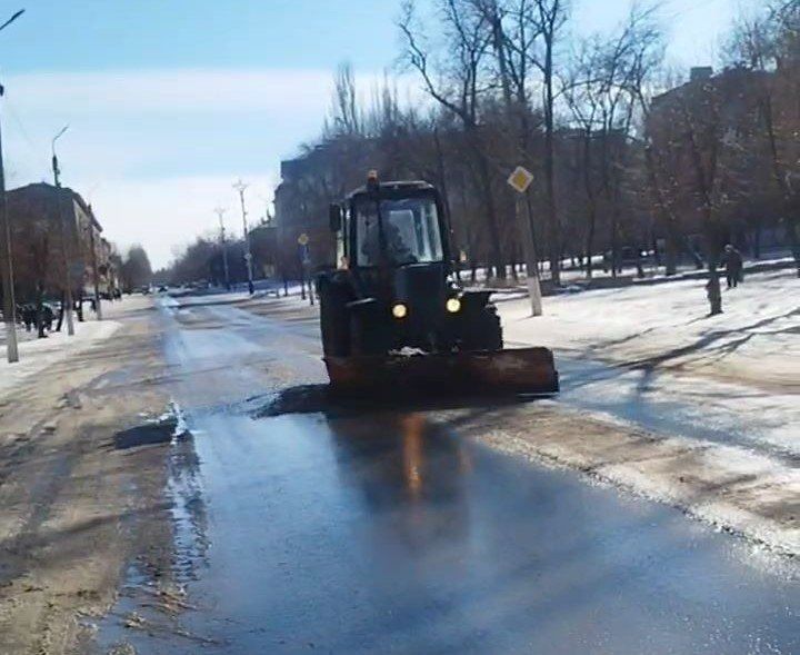 Коммунальными службами проведены работы на территории города Коммунальными службами проведены работы на территории города