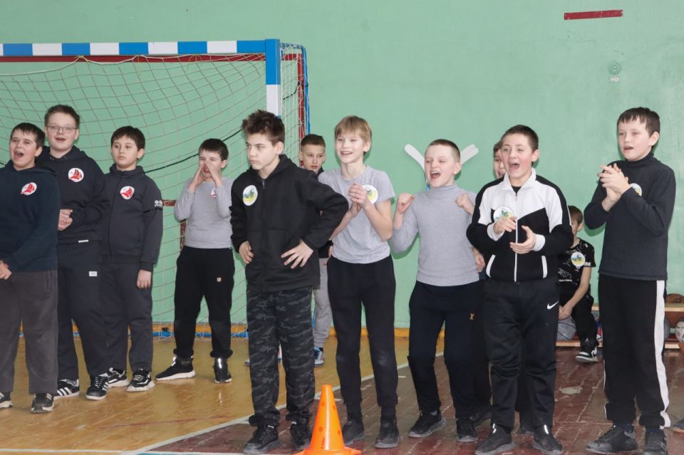 «Веселые старты» в Стахановской школе № 18: спорт, дружба и яркие эмоции! «Веселые старты» в Стахановской школе № 18: спорт, дружба и яркие эмоции!