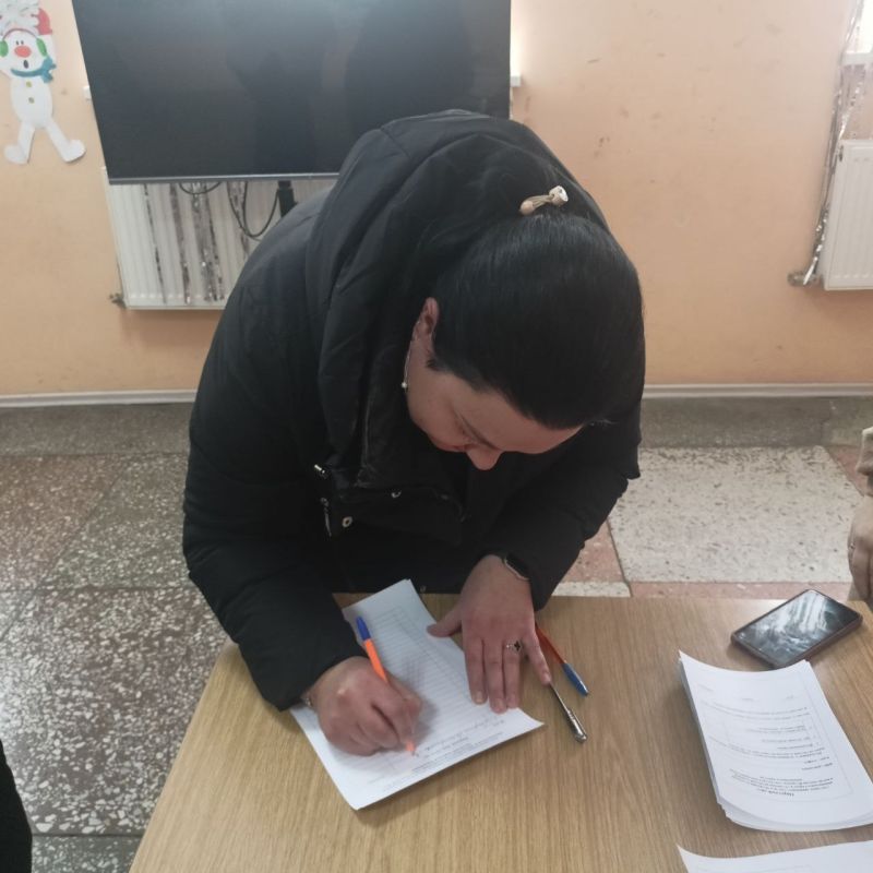 12 февраля в помещении поселкового клуба пгт.Штеровка было проведено собрание жителей поселка для обсуждения проекта «Остановка общественного транспорта», разработанного местной инициативной группой для участия в... 12 февраля в помещении поселкового клуба пгт.Штеровка было проведено собрание жителей поселка для обсуждения проекта «Остановка общественного транспорта», разработанного местной инициативной группой для участия в...