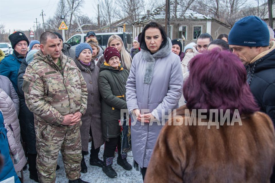 Руководитель Луганска Яна Пащенко провела встречу с жителями Большой Вергунки Руководитель Луганска Яна Пащенко провела встречу с жителями Большой Вергунки