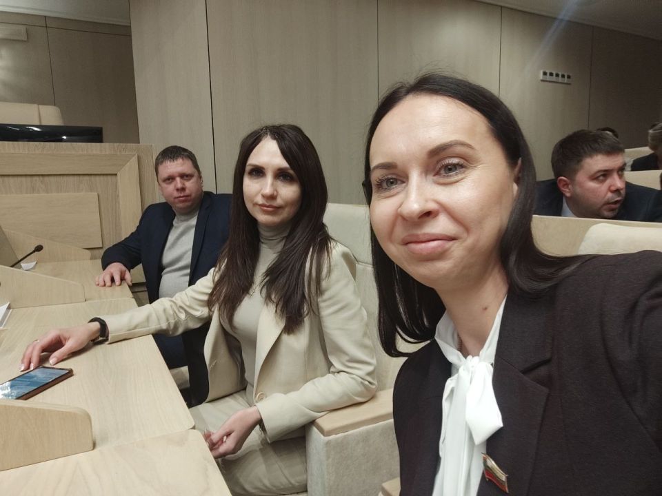 Алёна Лумеровская: На этой неделе наша делегация из Луганской Народной Республики работает в Симферополе Алёна Лумеровская: На этой неделе наша делегация из Луганской Народной Республики работает в Симферополе