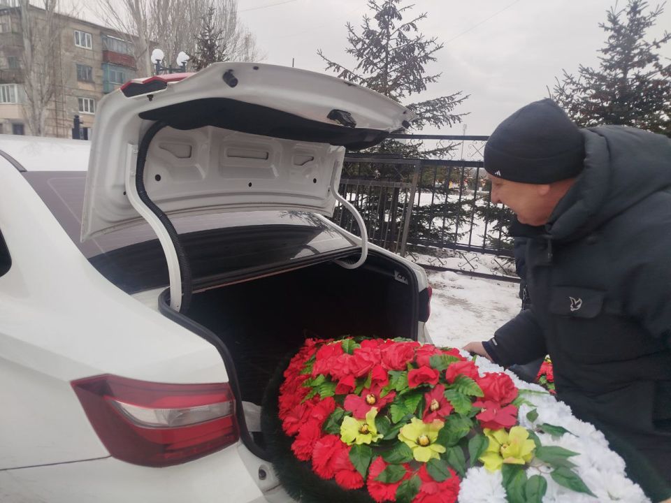 Ежегодно, накануне годовщины вывода советских войск из Республики Афганистан, воинами-интернационалистами совершается автопробег по местам захоронения боевых товарищей Ежегодно, накануне годовщины вывода советских войск из Республики Афганистан, воинами-интернационалистами совершается автопробег по местам захоронения боевых товарищей
