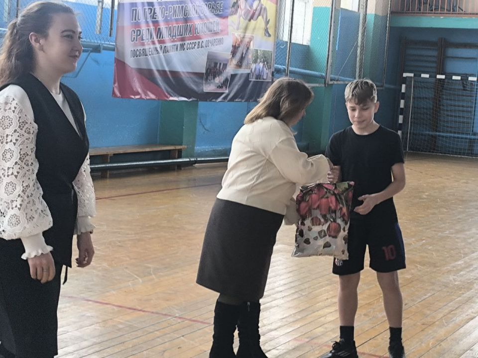В Брянковской СШОР прошел обучающий матч по регби в рамках проекта «Детский спорт» В Брянковской СШОР прошел обучающий матч по регби в рамках проекта «Детский спорт»