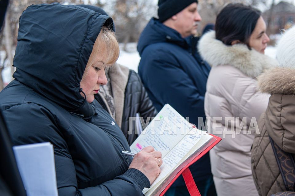 Руководитель Луганска Яна Пащенко провела встречу с жителями Большой Вергунки Руководитель Луганска Яна Пащенко провела встречу с жителями Большой Вергунки