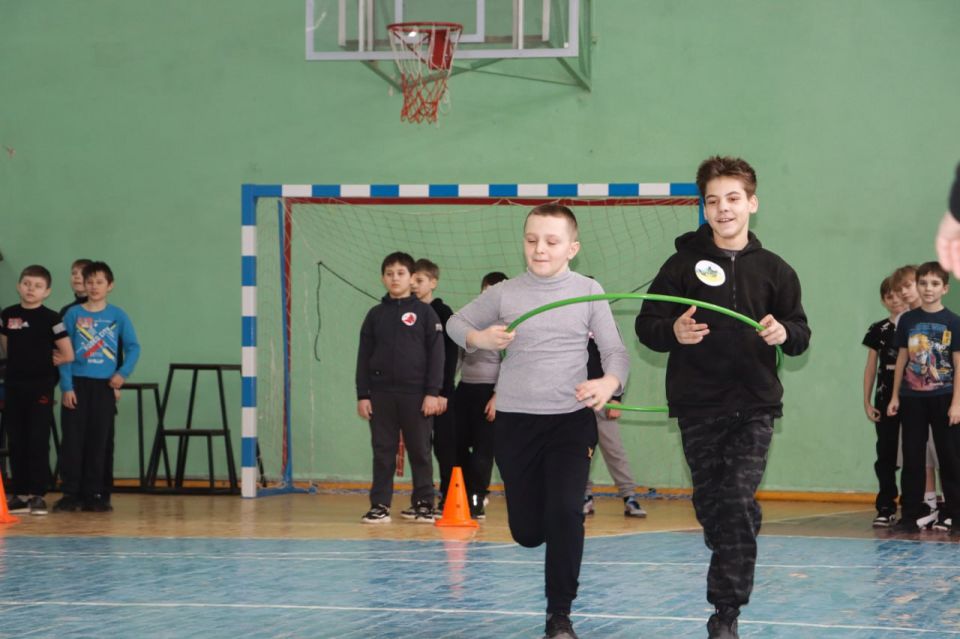 «Веселые старты» в Стахановской школе № 18: спорт, дружба и яркие эмоции! «Веселые старты» в Стахановской школе № 18: спорт, дружба и яркие эмоции!