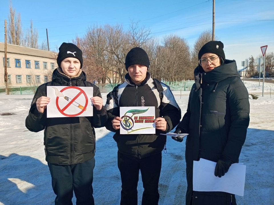 На приклубной территории Первозвановского сельского дома культуры состоялась тематическая акция для молодёжи «Осторожно! Спайс» На приклубной территории Первозвановского сельского дома культуры состоялась тематическая акция для молодёжи «Осторожно! Спайс»