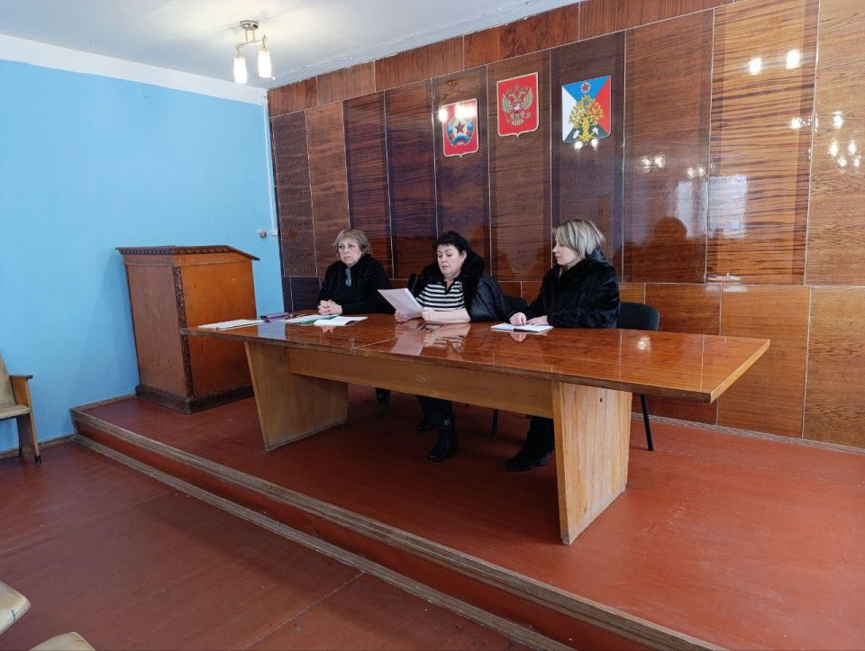 Сегодня в отделе жизнеобеспечения пгт Ясеновский состоялась важная встреча с жителями ул. Молодежная. Активные жители домов №10-15 собрались, чтобы обсудить вопросы подготовки к учредительному собранию территориального... Сегодня в отделе жизнеобеспечения пгт Ясеновский состоялась важная встреча с жителями ул. Молодежная. Активные жители домов №10-15 собрались, чтобы обсудить вопросы подготовки к учредительному собранию территориального...