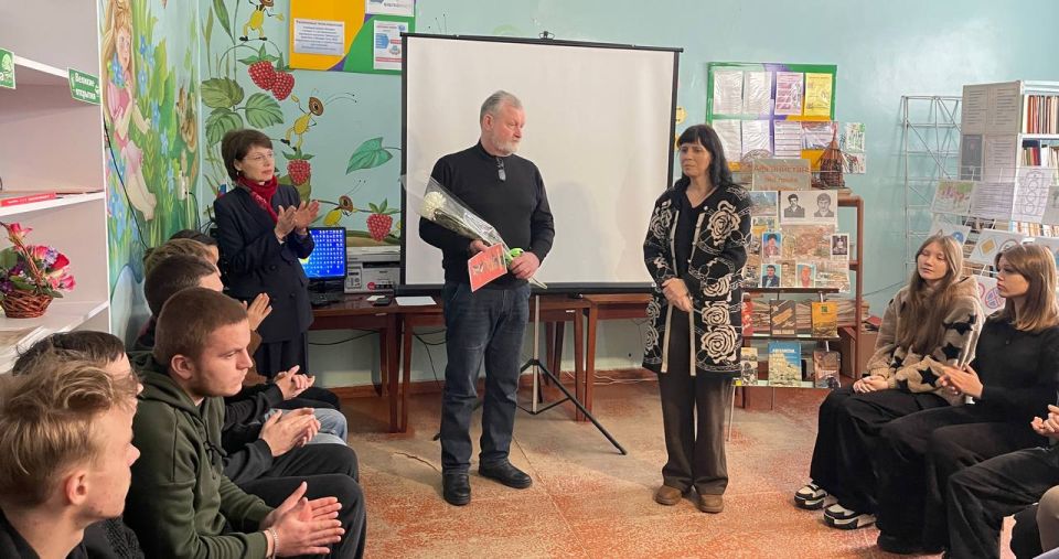 В Ровеньках прошли мероприятия, приуроченные Дню памяти воинов-интернационалистов В Ровеньках прошли мероприятия, приуроченные Дню памяти воинов-интернационалистов