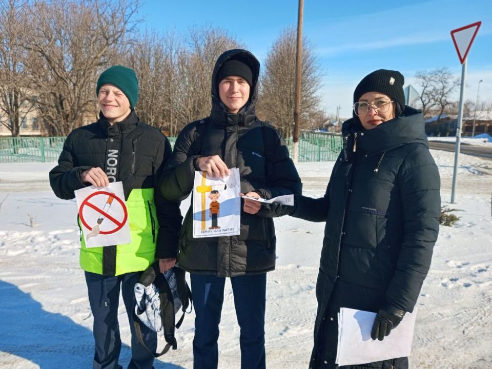 На приклубной территории Первозвановского сельского дома культуры состоялась тематическая акция для молодёжи «Осторожно! Спайс» На приклубной территории Первозвановского сельского дома культуры состоялась тематическая акция для молодёжи «Осторожно! Спайс»