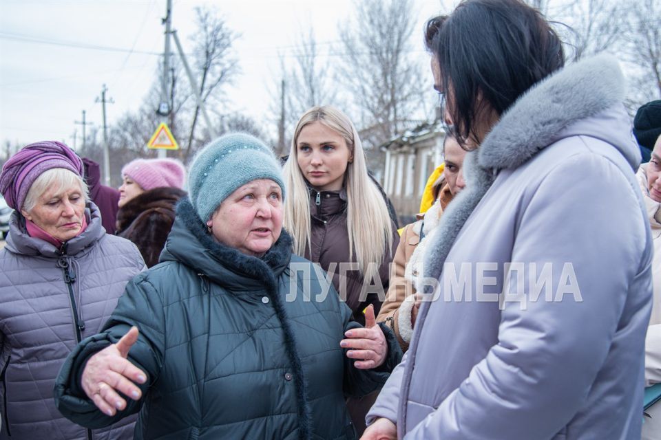 Руководитель Луганска Яна Пащенко провела встречу с жителями Большой Вергунки Руководитель Луганска Яна Пащенко провела встречу с жителями Большой Вергунки