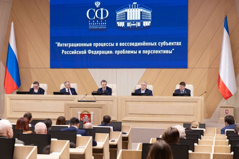 Алёна Лумеровская: На этой неделе наша делегация из Луганской Народной Республики работает в Симферополе Алёна Лумеровская: На этой неделе наша делегация из Луганской Народной Республики работает в Симферополе