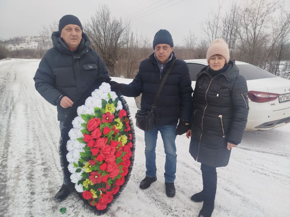 Ежегодно, накануне годовщины вывода советских войск из Республики Афганистан, воинами-интернационалистами совершается автопробег по местам захоронения боевых товарищей Ежегодно, накануне годовщины вывода советских войск из Республики Афганистан, воинами-интернационалистами совершается автопробег по местам захоронения боевых товарищей