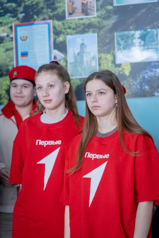 Среда 2.0 *. В этот раз были в Белокуракино, общались с молодёжью, подписывали соглашение Никита, специалист пресс-службы Минмол ЛНР, провёл для ребят интерактив и обсудил: планы, цели, запросы Среда 2.0 *. В этот раз были в Белокуракино, общались с молодёжью, подписывали соглашение Никита, специалист пресс-службы Минмол ЛНР, провёл для ребят интерактив и обсудил: планы, цели, запросы