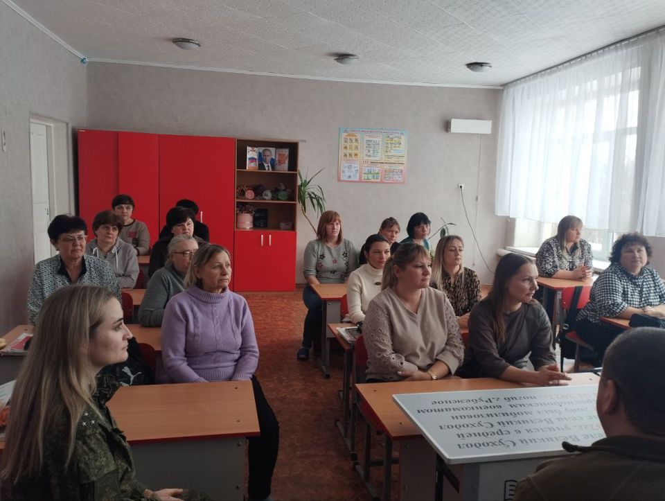 Владимир Шавлай: Встреча Председателя Совета с коллективом Великосуходольской школы Владимир Шавлай: Встреча Председателя Совета с коллективом Великосуходольской школы