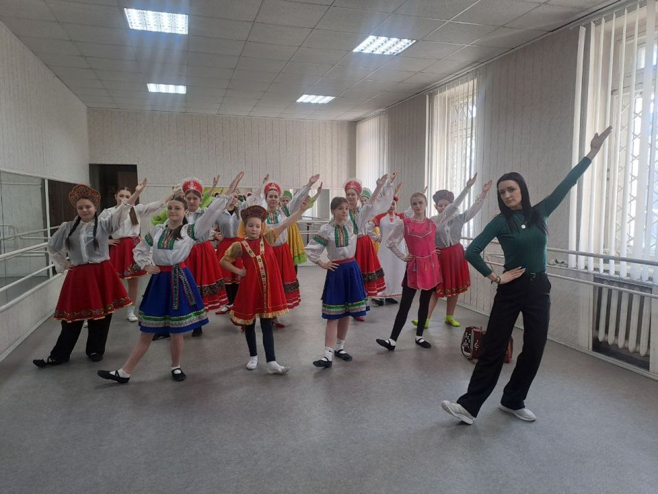 В Детской школе искусств №1 г. Ровеньки, на отделе хореографии, прошёл урок - презентация 'Мы вместе — это наша сила" В Детской школе искусств №1 г. Ровеньки, на отделе хореографии, прошёл урок - презентация 'Мы вместе — это наша сила"