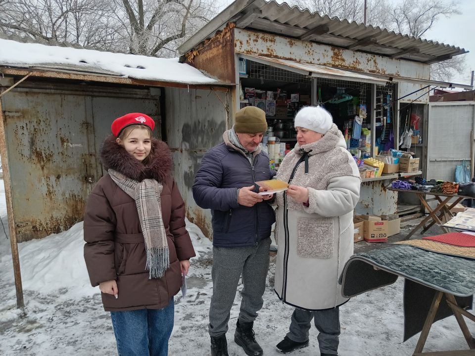 Сотрудники Дома культуры им. Ленина пгт Новодарьевка совместно с Юнармией Новодарьевской школы им. В.Д. Луганского и активистами ПО ВПП «Единая Россия» №11 пгт Новодарьевка города Ровеньки, провели акцию «День памяти воинов... Сотрудники Дома культуры им. Ленина пгт Новодарьевка совместно с Юнармией Новодарьевской школы им. В.Д. Луганского и активистами ПО ВПП «Единая Россия» №11 пгт Новодарьевка города Ровеньки, провели акцию «День памяти воинов...