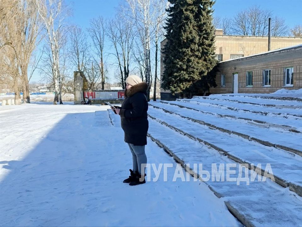 Жители поселка Широкий обсудили благоустройство летней сцены для проведения массовых мероприятий Жители поселка Широкий обсудили благоустройство летней сцены для проведения массовых мероприятий