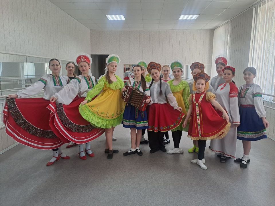 В Детской школе искусств №1 г. Ровеньки, на отделе хореографии, прошёл урок - презентация 'Мы вместе — это наша сила" В Детской школе искусств №1 г. Ровеньки, на отделе хореографии, прошёл урок - презентация 'Мы вместе — это наша сила"