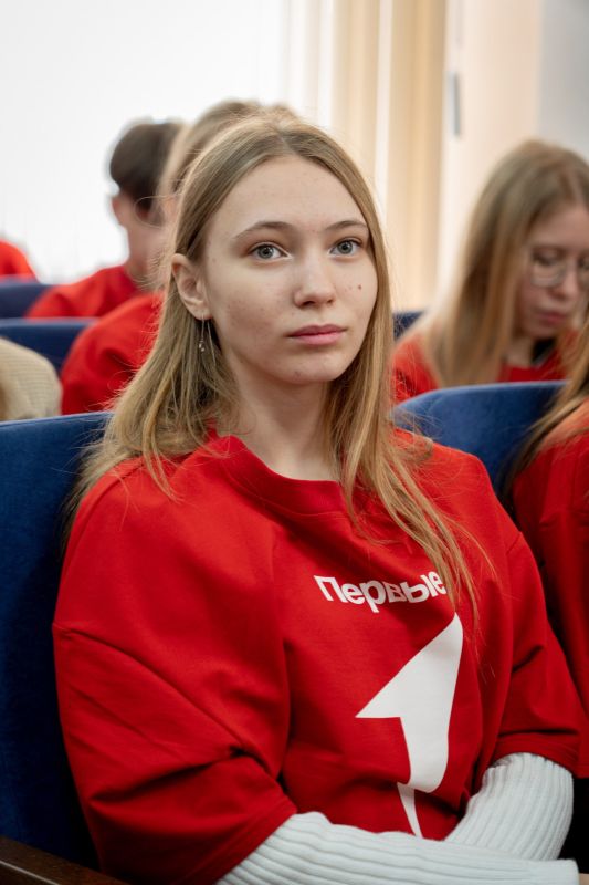 Среда 2.0 *. В этот раз были в Белокуракино, общались с молодёжью, подписывали соглашение Никита, специалист пресс-службы Минмол ЛНР, провёл для ребят интерактив и обсудил: планы, цели, запросы Среда 2.0 *. В этот раз были в Белокуракино, общались с молодёжью, подписывали соглашение Никита, специалист пресс-службы Минмол ЛНР, провёл для ребят интерактив и обсудил: планы, цели, запросы