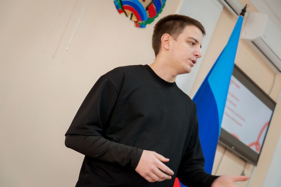 Михаил Голубович: Идём строго по плану *. Подписал ещё одно соглашение о сотрудничестве, теперь с Администрацией Белокуракинского муниципального округа Вместе с главой муниципалитета Ольгой Кучерявой и сотрудниками... Михаил Голубович: Идём строго по плану *. Подписал ещё одно соглашение о сотрудничестве, теперь с Администрацией Белокуракинского муниципального округа Вместе с главой муниципалитета Ольгой Кучерявой и сотрудниками...