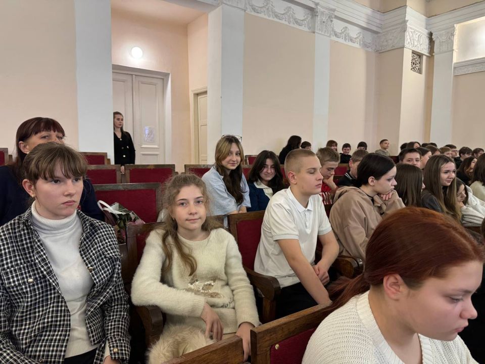 В Стаханове показали фильм о героическом прошлом города В Стаханове показали фильм о героическом прошлом города