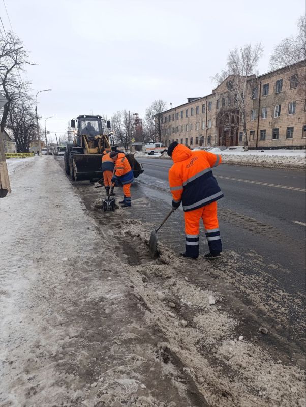 Сергей Козенко: В Краснодонском муниципальном округе продолжаются работы по борьбе с гололедом Сергей Козенко: В Краснодонском муниципальном округе продолжаются работы по борьбе с гололедом
