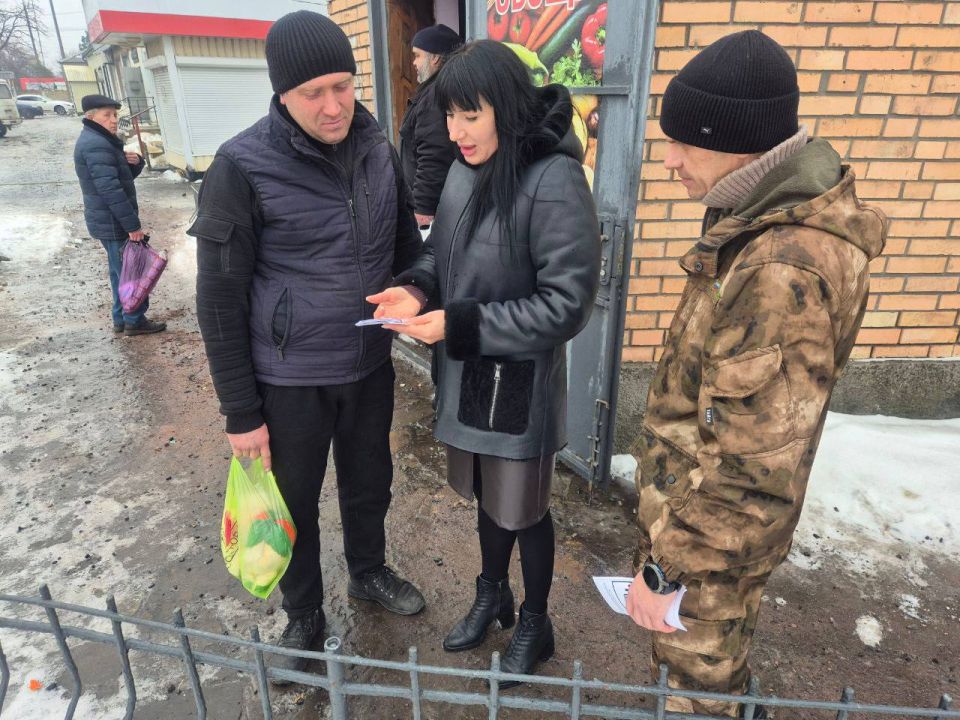 Сегодня, 13.02.2026, сотрудники Администрации городского город Ровеньки: отдела жизнеобеспечения пгт Дзержинский и отдела чрезвычайных ситуаций, охраны труда и окружающей природной среды, по поручению Главы городского округа... Сегодня, 13.02.2026, сотрудники Администрации городского город Ровеньки: отдела жизнеобеспечения пгт Дзержинский и отдела чрезвычайных ситуаций, охраны труда и окружающей природной среды, по поручению Главы городского округа...