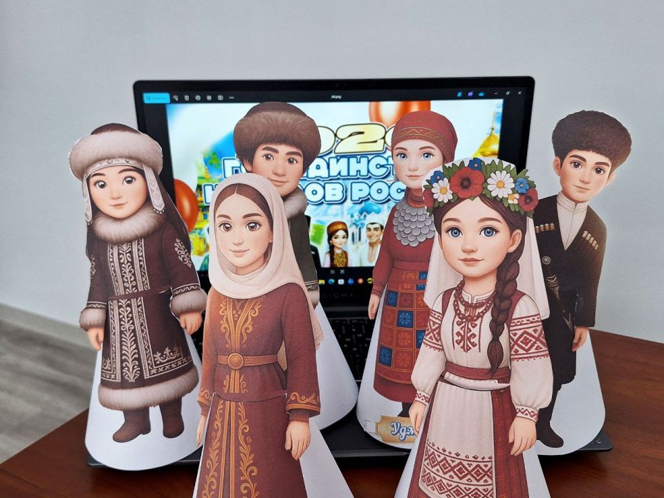 В Металлисте провели творческий час «Народы России» В Металлисте провели творческий час «Народы России»