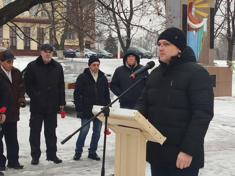 Евгений Морозов: В канун празднования памятной даты, несмотря на сложившиеся неблагоприятные погодные условия, у памятного знака воинам-интернационалистам состоялся митинг-реквием, посвященный Дню чествования участников... Евгений Морозов: В канун празднования памятной даты, несмотря на сложившиеся неблагоприятные погодные условия, у памятного знака воинам-интернационалистам состоялся митинг-реквием, посвященный Дню чествования участников...