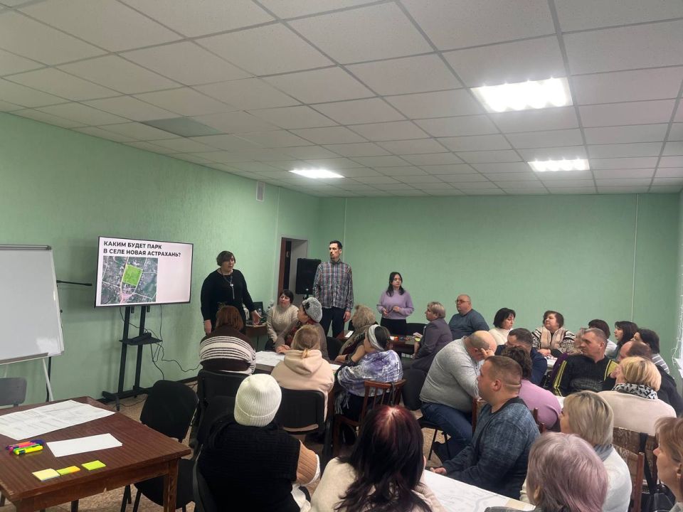 В селе Новая Астрахань Кременского МО, в рамках проекта по комплексному развитию территории, состоялась еще одна рабочая встреча В селе Новая Астрахань Кременского МО, в рамках проекта по комплексному развитию территории, состоялась еще одна рабочая встреча
