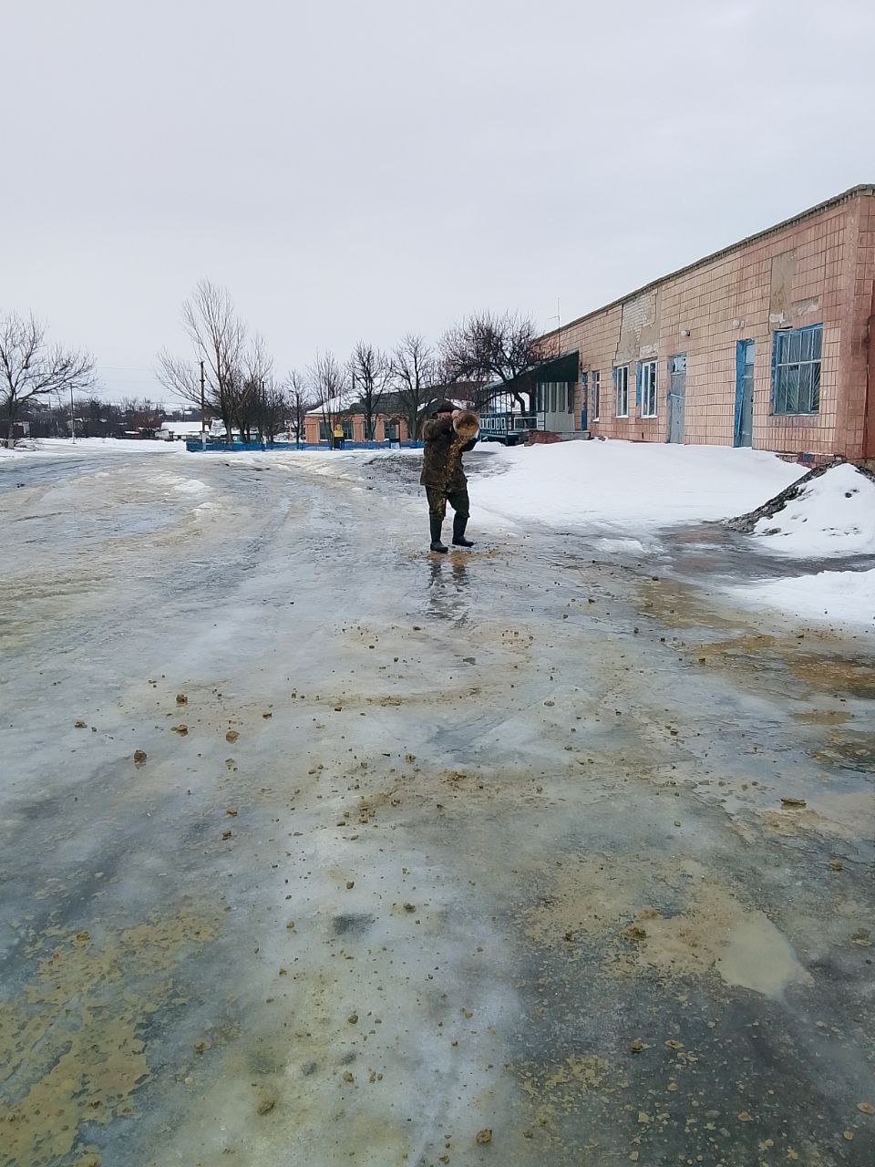 Внимание, гололед! Меры по обеспечению безопасности на дорогах и тротуарах Ровеньков и окрестных населенных пунктов