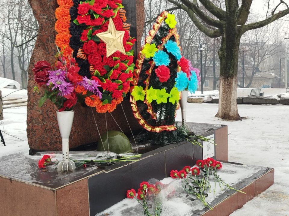 Евгений Морозов: В канун празднования памятной даты, несмотря на сложившиеся неблагоприятные погодные условия, у памятного знака воинам-интернационалистам состоялся митинг-реквием, посвященный Дню чествования участников... Евгений Морозов: В канун празднования памятной даты, несмотря на сложившиеся неблагоприятные погодные условия, у памятного знака воинам-интернационалистам состоялся митинг-реквием, посвященный Дню чествования участников...