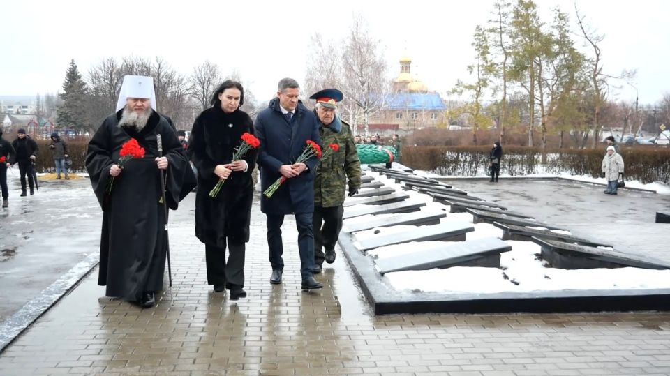 В Луганске проходят памятные мероприятия, приуроченные к 83-й годовщине освобождения города В Луганске проходят памятные мероприятия, приуроченные к 83-й годовщине освобождения города
