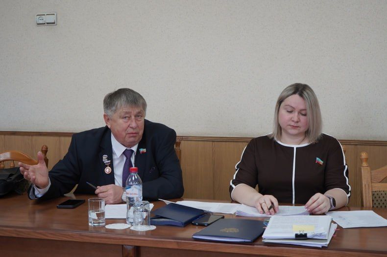 Фракция партии «Единая Россия» определила позицию по вопросам повестки 42-го заседания Совета депутатов Фракция партии «Единая Россия» определила позицию по вопросам повестки 42-го заседания Совета депутатов