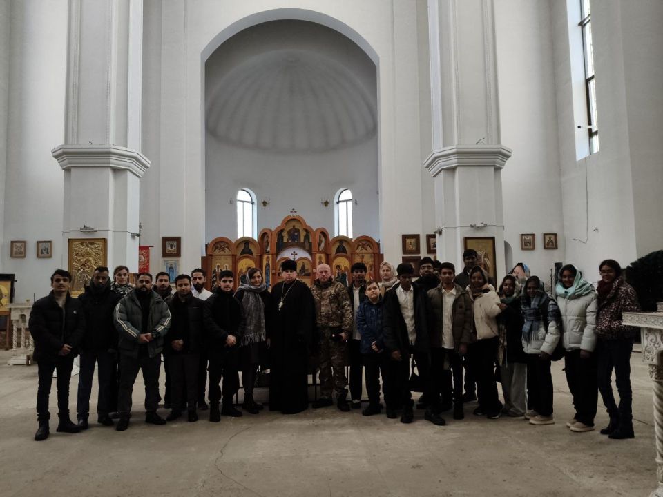 Связь сердец через веру и уважение: иностранные студенты прикоснулись к православным традициям Луганщины Связь сердец через веру и уважение: иностранные студенты прикоснулись к православным традициям Луганщины