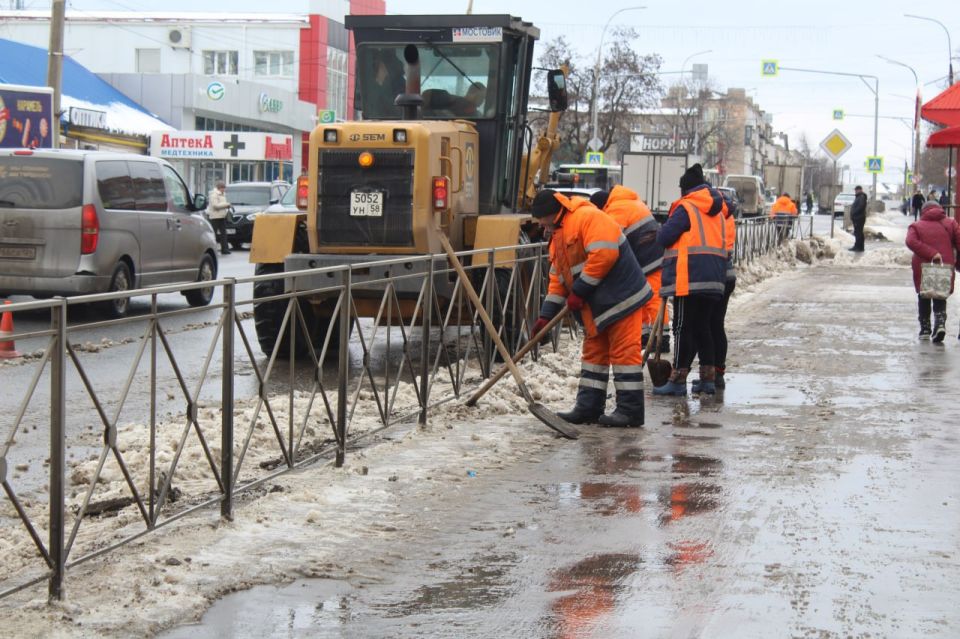 Сергей Козенко: В Краснодонском муниципальном округе продолжаются работы по борьбе с гололедом Сергей Козенко: В Краснодонском муниципальном округе продолжаются работы по борьбе с гололедом