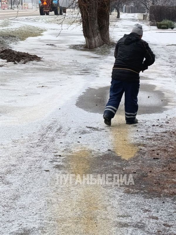 В Белокуракино принимаются все меры для борьбы с гололедом В Белокуракино принимаются все меры для борьбы с гололедом
